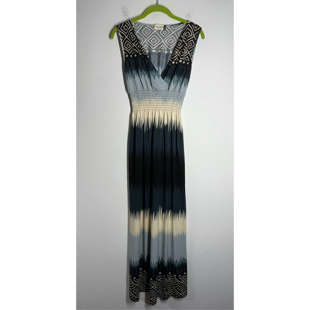Jon & Anna Sleeveless Maxi Dress Boho Tribal Print VNeck Smocked Waist Sz L Note